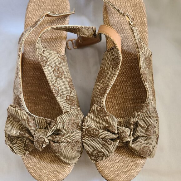 NEW Wedge sandals  size 8 - Picture 1 of 4